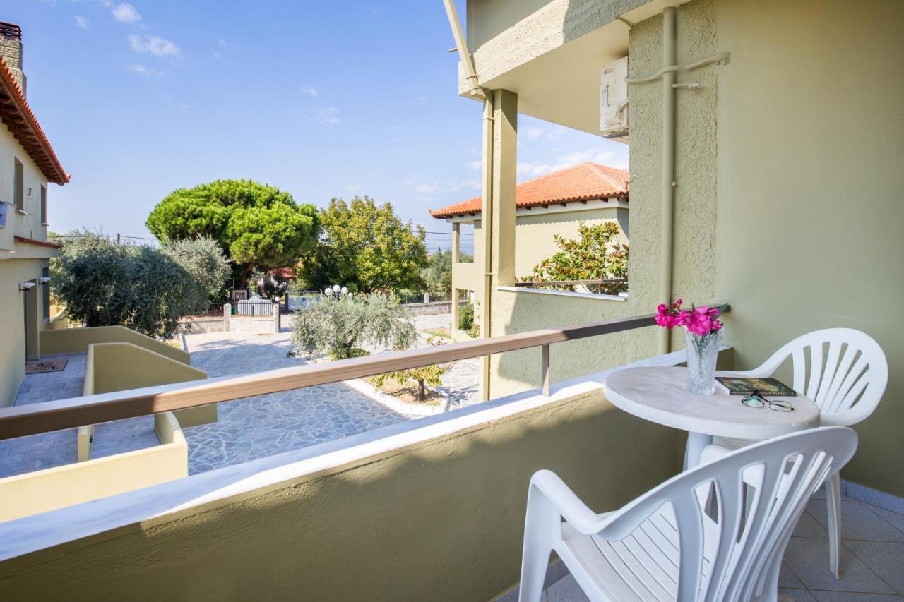 Filippos Hotel Skala Rachoni  Екстер'єр фото